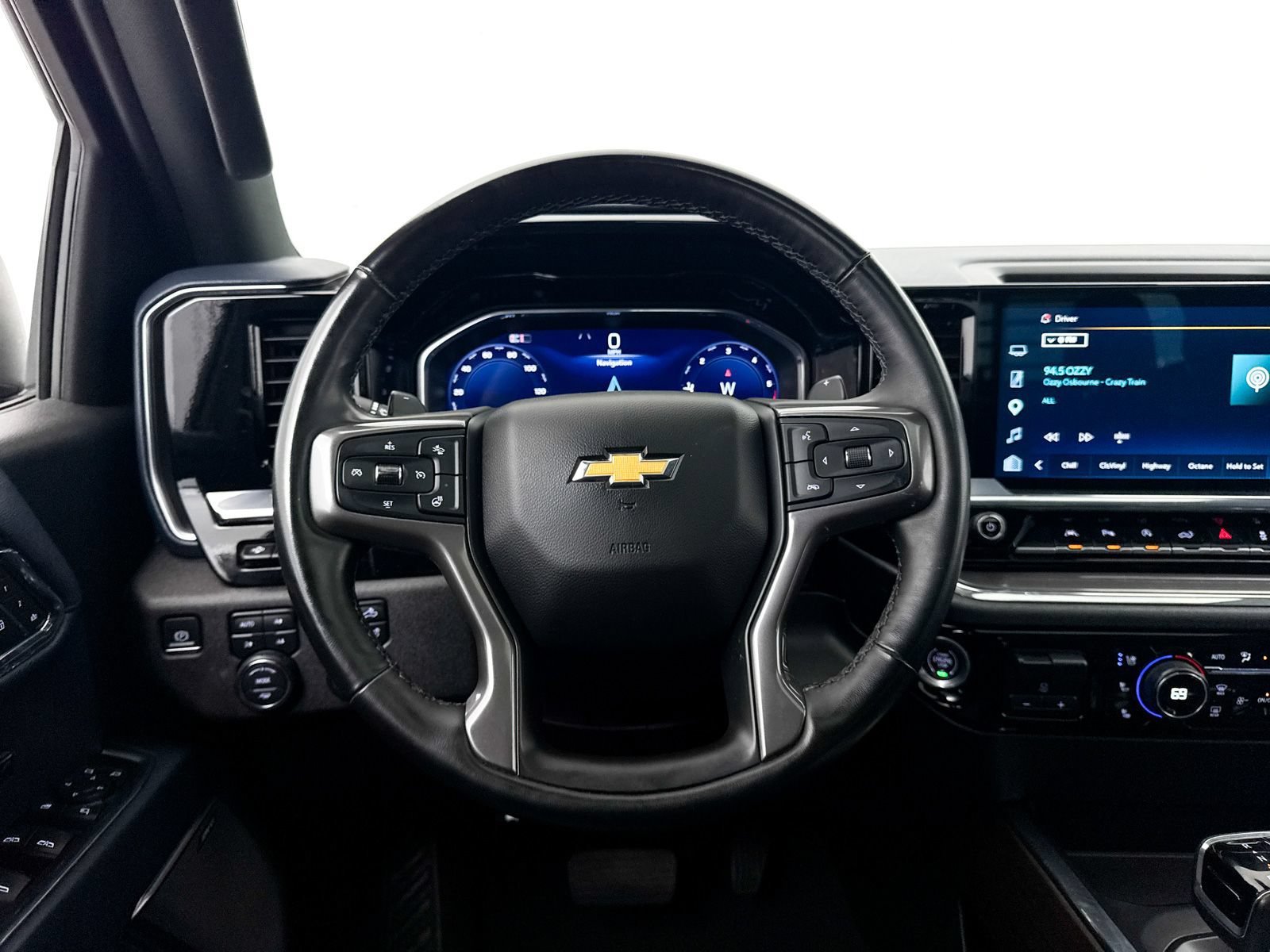 Used 2024 Chevrolet Silverado 1500 High Country w/ Technology Package AWD/4WD image 33