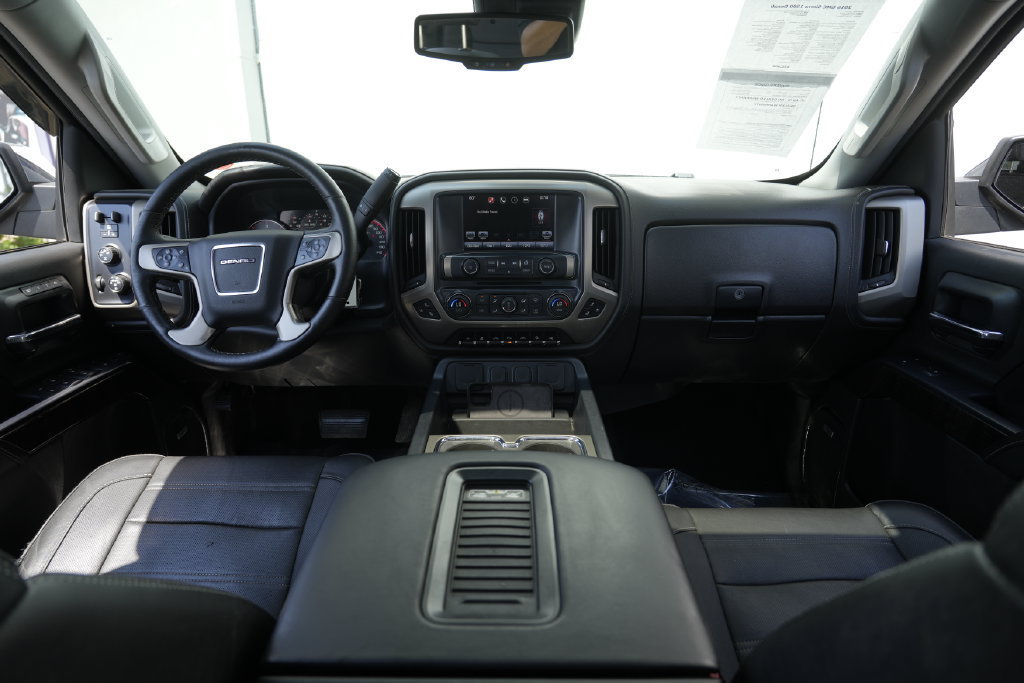 Used 2016 GMC Sierra 1500 Denali w/ Enhanced Driver Alert Package AWD/4WD image 39