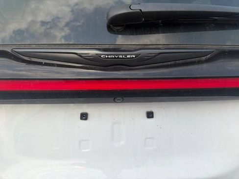Used 2024 Chrysler Pacifica Touring-L w/ S Appearance Package FWD image 5