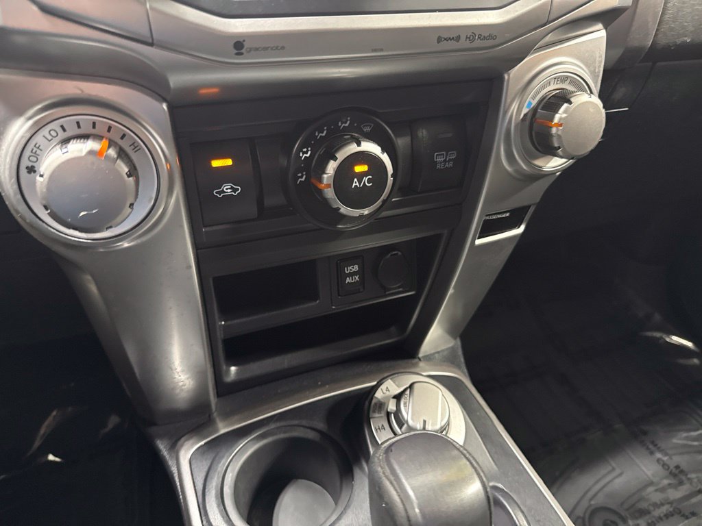 Used 2016 Toyota 4Runner SR5 AWD/4WD image 27