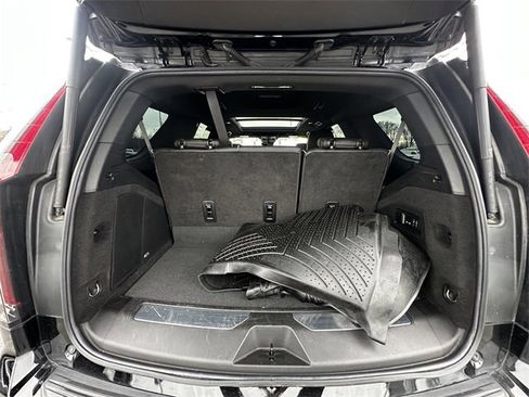 Used 2023 Cadillac Escalade Premium Luxury image 43