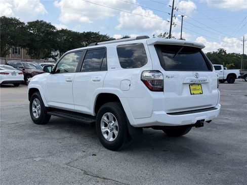Used 2024 Toyota 4Runner SR5 AWD/4WD image 5