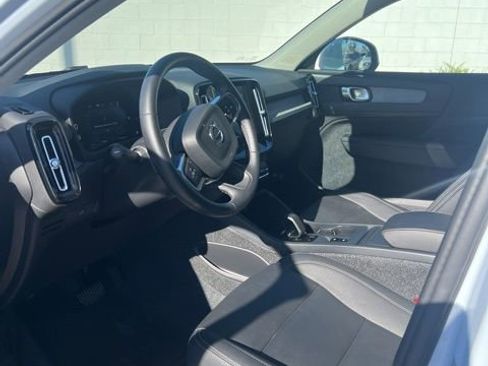New 2025 Volvo XC40 B5 Core w/ Climate Package image 11