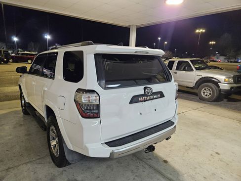 Used 2016 Toyota 4Runner 4WD image 5