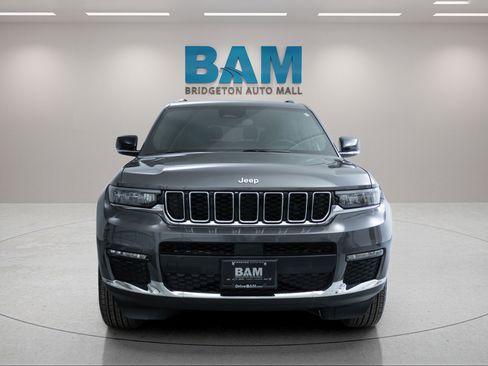 Used 2024 Jeep Grand Cherokee L Limited AWD/4WD image 2