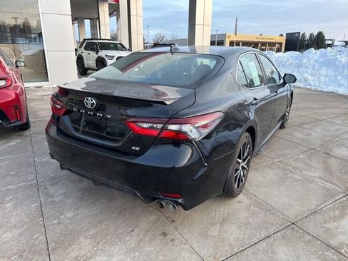 Used 2024 Toyota Camry SE image 7