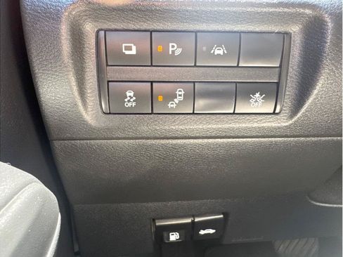 Used 2023 Nissan Kicks S FWD image 17