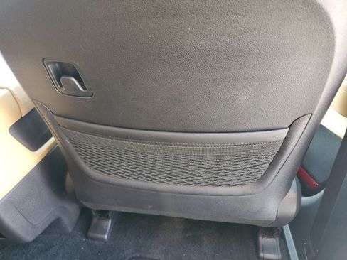 Used 2024 Kia Carnival EX FWD image 57