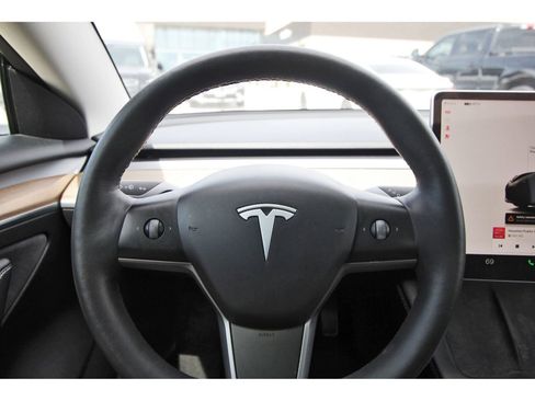 Used 2023 Tesla Model 3 Standard Range image 16