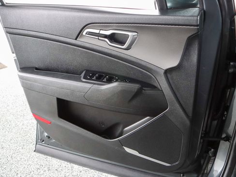 Used 2023 Kia Sportage LX image 21