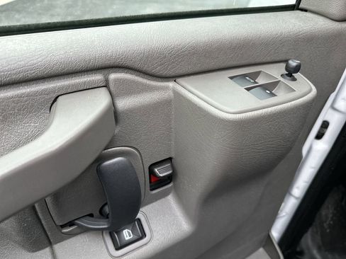 Used 2024 GMC Savana 2500 w/ Driver Convenience Package image 13