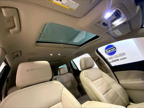 Used 2021 GMC Acadia Denali w/ Denali Ultimate Package image 13