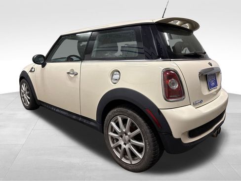 Used 2010 MINI Cooper S image 2