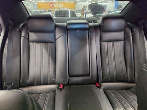 Used 2017 Chrysler 300 S RWD image 37