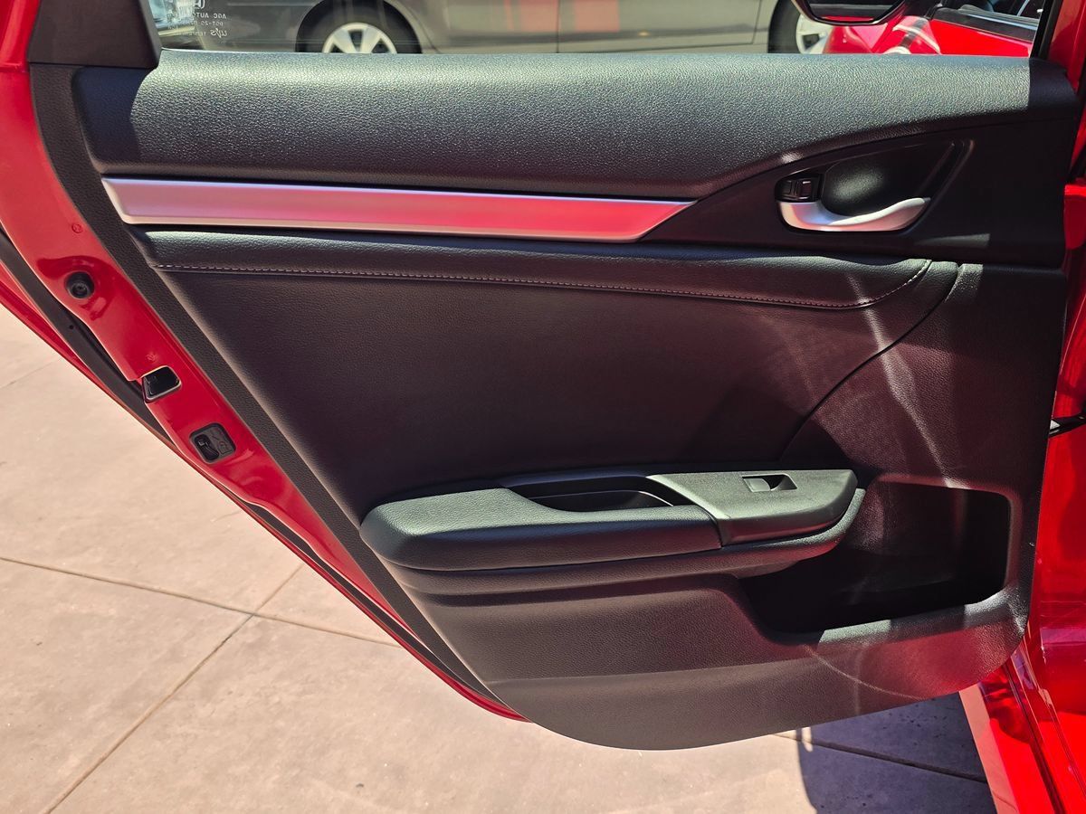 Used 2018 Honda Civic Touring image 25