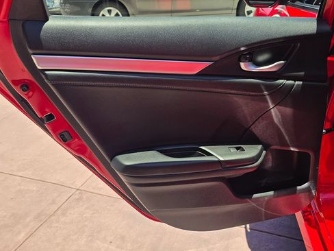 Used 2018 Honda Civic Touring image 25
