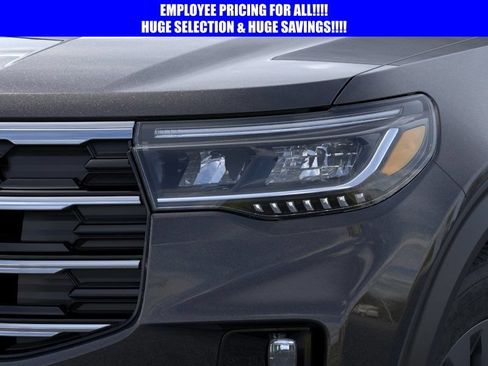 New 2026 Ford Explorer Active AWD/4WD image 18
