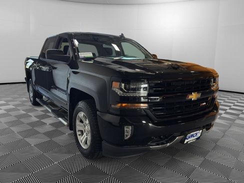 Used 2018 Chevrolet Silverado 1500 LT w/ All Star Edition AWD/4WD image 7