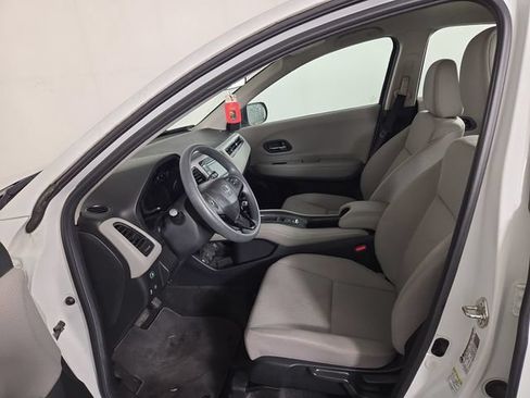 Used 2016 Honda HR-V LX image 12