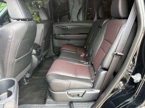 Used 2024 Honda Passport Black Edition image 14
