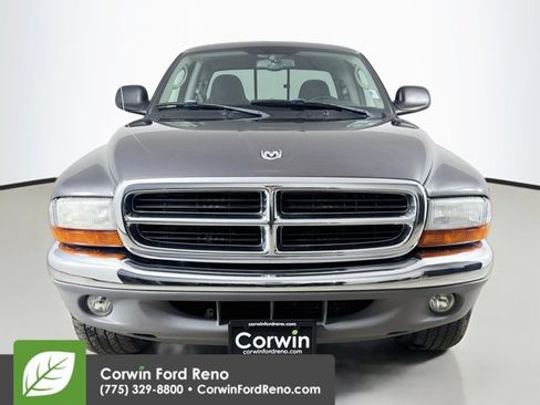 Used 2004 Dodge Dakota SLT w/ Chrome Appearance Group AWD/4WD image 2