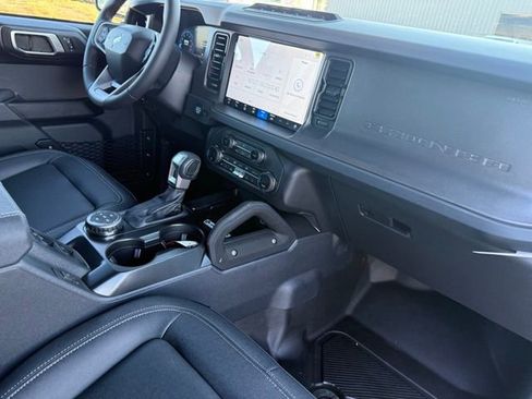 New 2025 Ford Bronco Badlands image 12