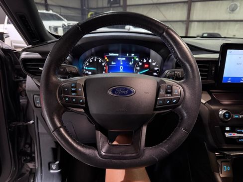 Used 2020 Ford Explorer XLT RWD image 30