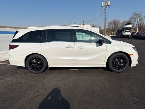 Certified 2023 Honda Odyssey Sport image 6