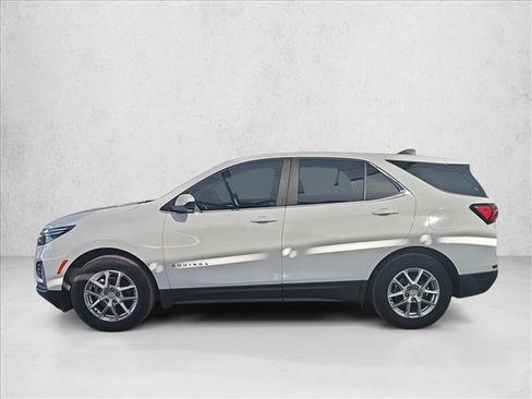 Used 2022 Chevrolet Equinox LT image 2