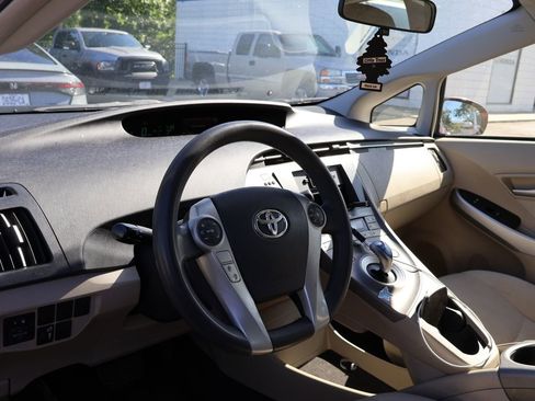 Used 2013 Toyota Prius Two FWD image 9