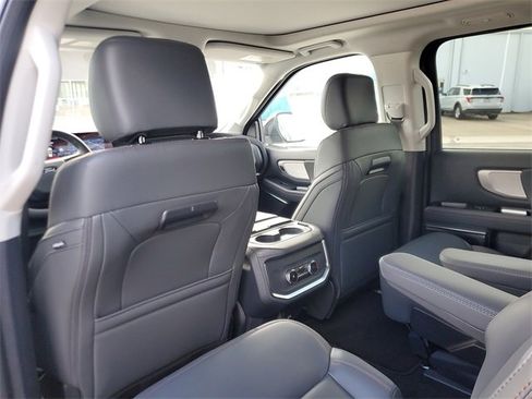 New 2025 Ford Expedition Active image 14