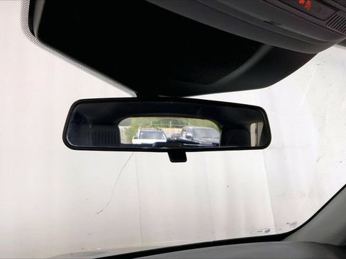 Used 2021 Ford Explorer XLT w/ Equipment Group 202A RWD image 16