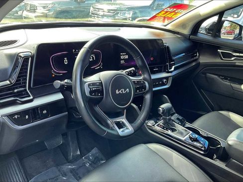 Used 2023 Kia Sportage EX image 13