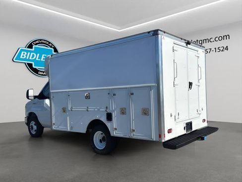 Used 2022 Ford E-350 and Econoline 350 Super Duty w/ Power Windows & Locks Group RWD image 5