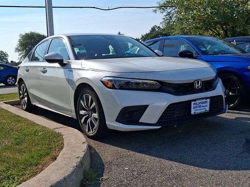 Used 2024 Honda Civic EX-L image 1