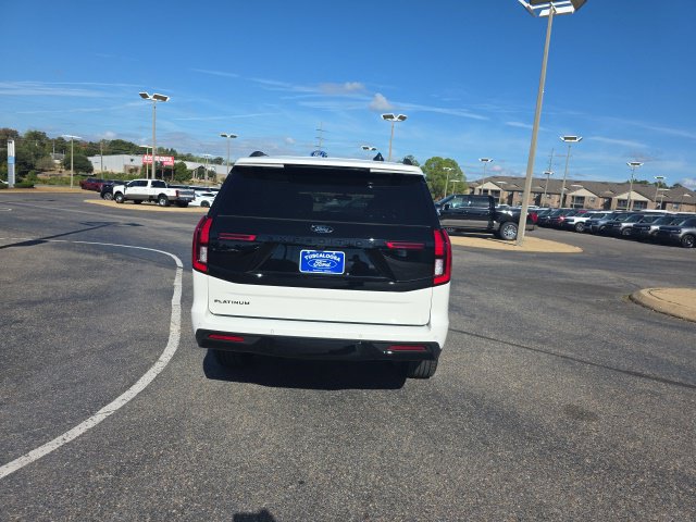 Used 2025 Ford Expedition Platinum w/ Stealth Appearance Package AWD/4WD image 4