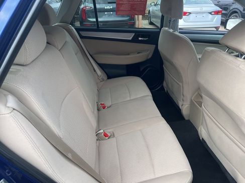 Used 2017 Subaru Outback 2.5i Premium image 17