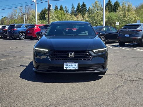 Used 2025 Honda Accord Sport image 2