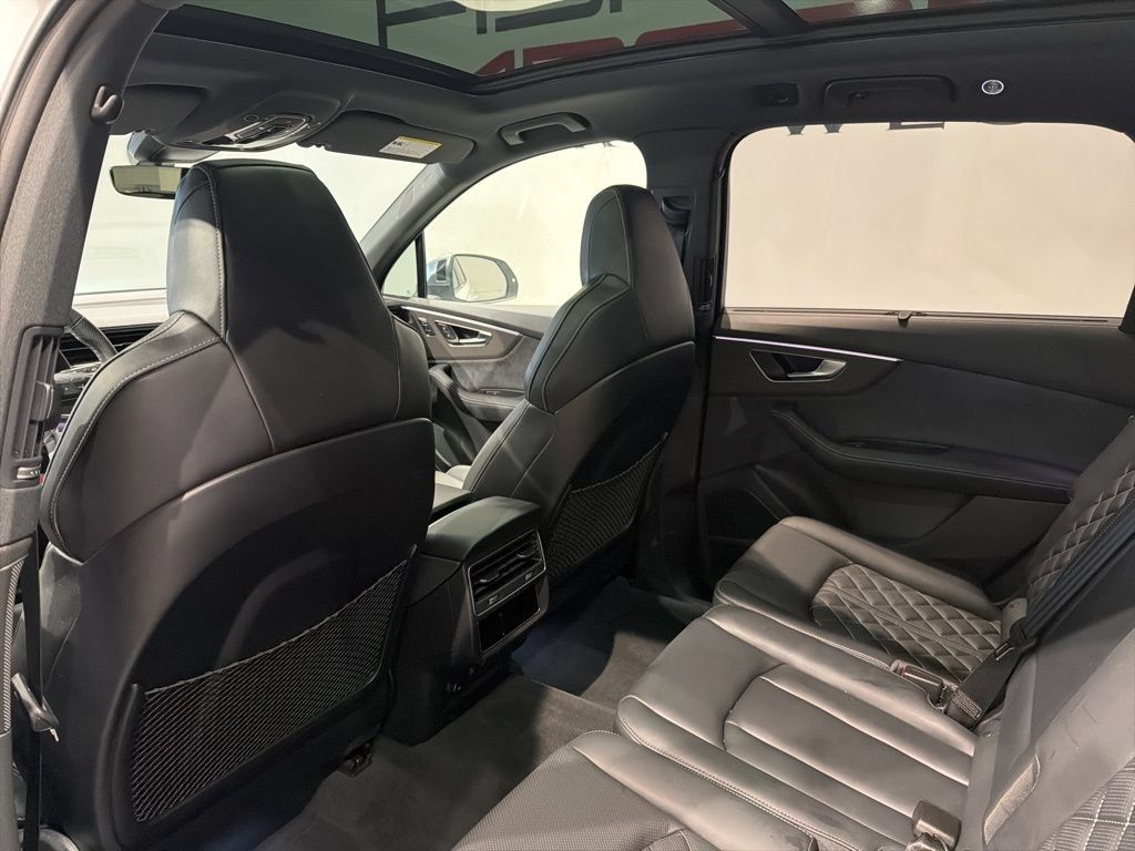 Used 2025 Audi SQ7 Prestige AWD/4WD image 37