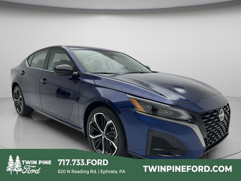 Used 2024 Nissan Altima 2.5 SR AWD/4WD image 1