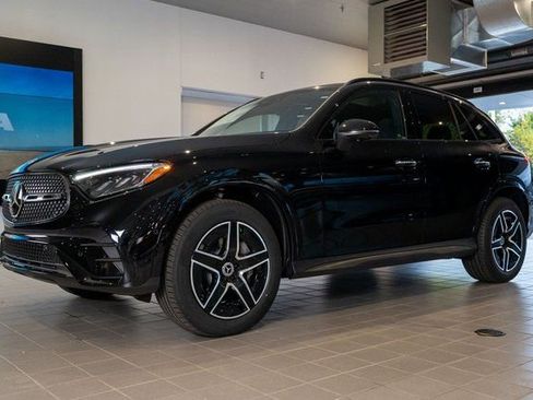 Used 2026 Mercedes-Benz GLC 300 GLC 300 image 3