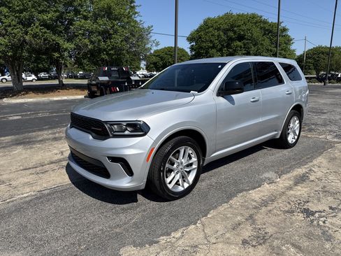 Certified 2025 Dodge Durango GT AWD/4WD image 4