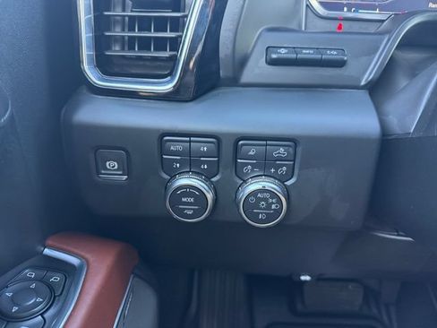 Used 2024 GMC Sierra 1500 Denali Ultimate AWD/4WD image 18