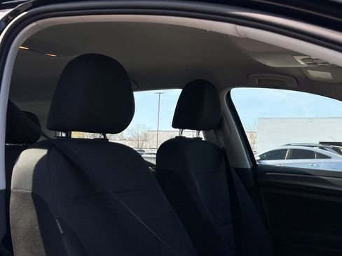 Used 2018 Volkswagen Golf SE FWD image 11