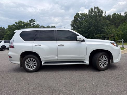 Used 2017 Lexus GX 460 Premium w/ Premium Package AWD/4WD image 12