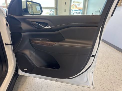 Used 2023 GMC Acadia Denali AWD/4WD image 46