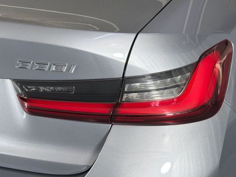 Used 2023 BMW 330i Sedan w/ Premium Package RWD image 27