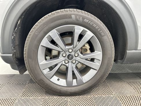 Used 2023 Ford Explorer XLT w/ Equipment Group 202A image 12