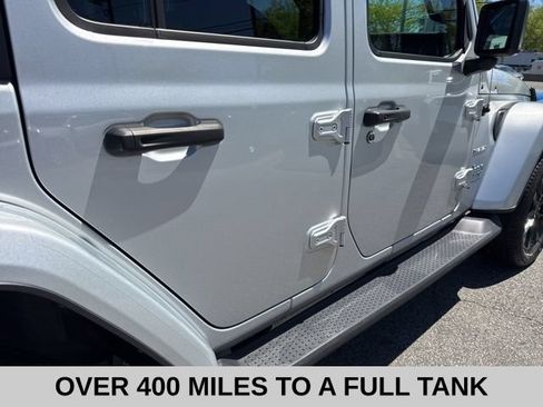 Used 2023 Jeep Wrangler Unlimited Sahara AWD/4WD image 18