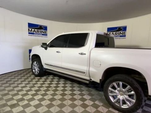 Used 2023 Chevrolet Silverado 1500 High Country w/ High Country Premium Package AWD/4WD image 8